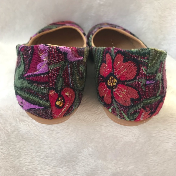 NWOT Embroidered Flats, Size 7.5 - Picture 7 of 15